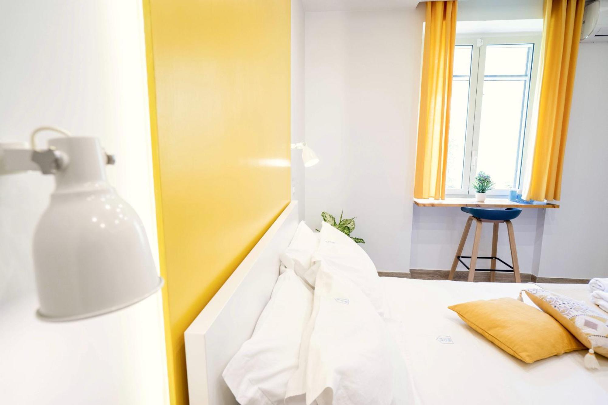 Vacuna Pleasant Rooms Неаполь Экстерьер фото